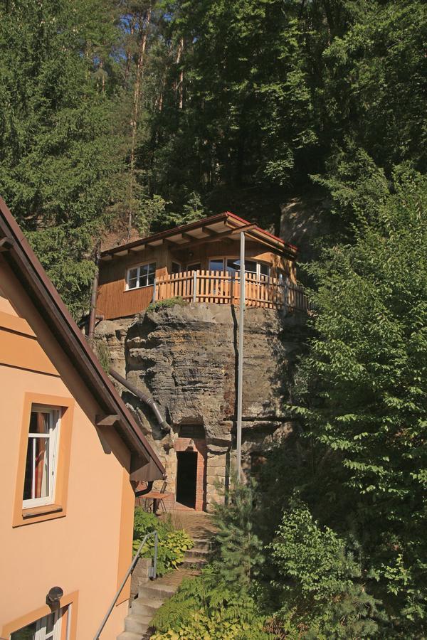 Malbenka - Chata Na Skale Pod Hradem Kokorin Екстериор снимка